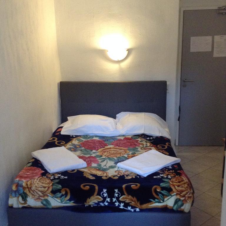 Hotel Du Musee Menton Buitenkant foto